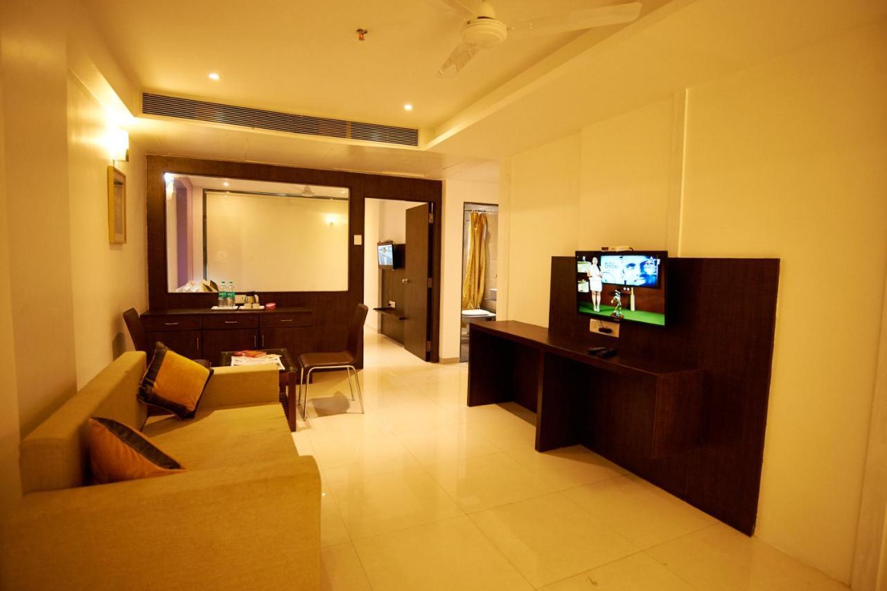 Hotel Golden View Shirdi Exterior photo