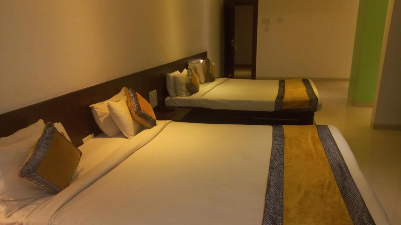 Hotel Golden View Shirdi Exterior photo