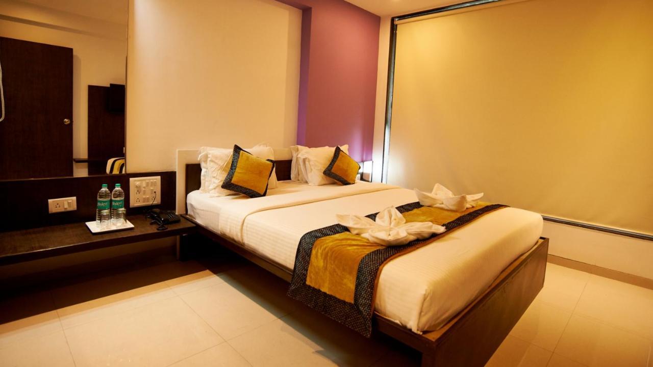 Hotel Golden View Shirdi Exterior photo