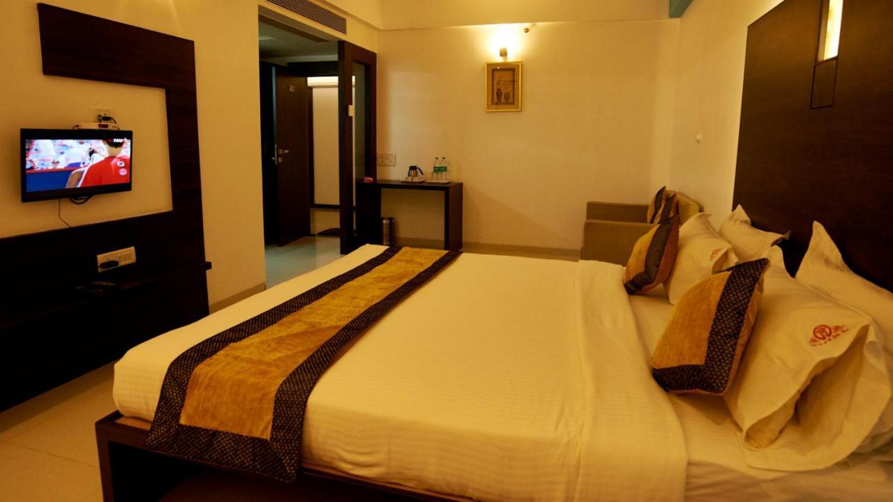 Hotel Golden View Shirdi Exterior photo