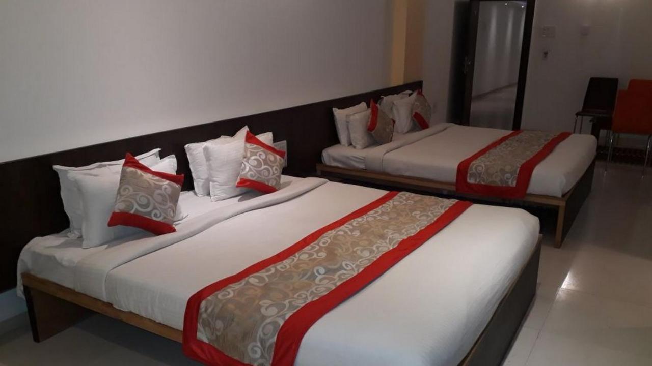 Hotel Golden View Shirdi Exterior photo