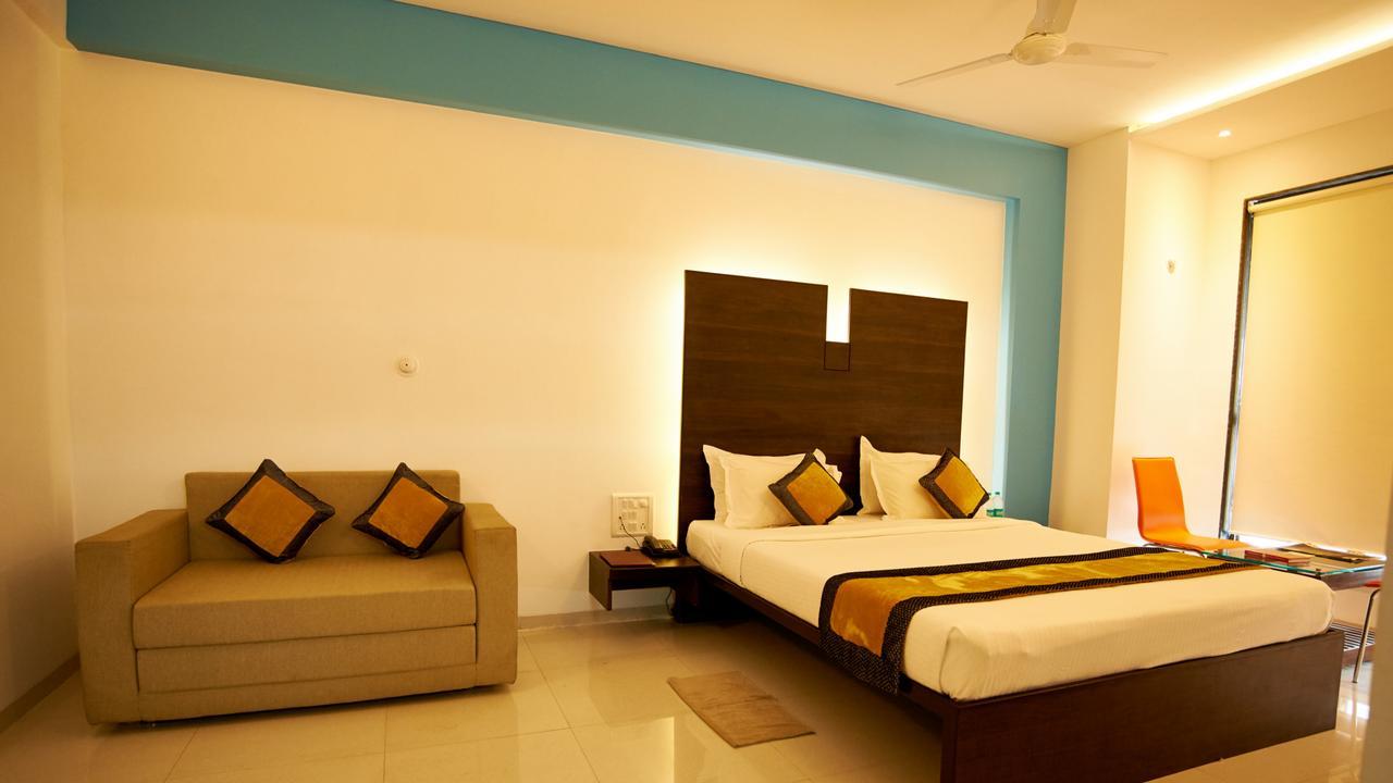 Hotel Golden View Shirdi Exterior photo