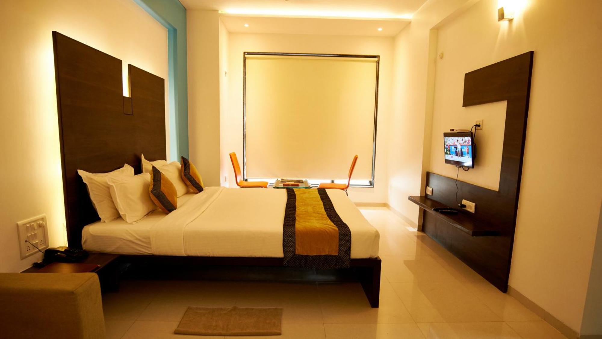 Hotel Golden View Shirdi Exterior photo