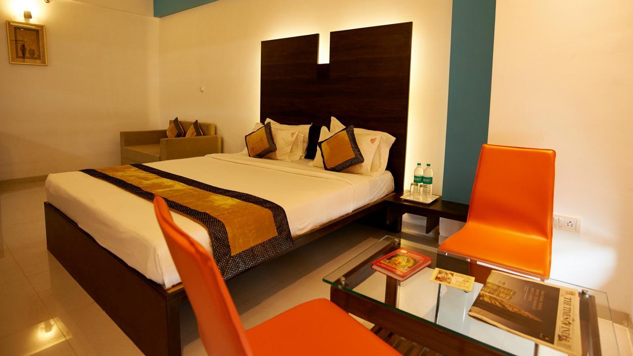 Hotel Golden View Shirdi Exterior photo