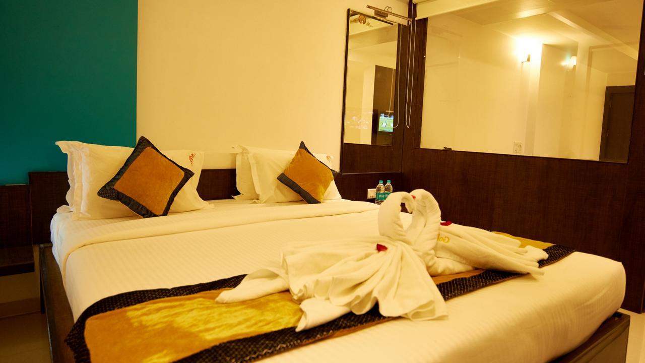 Hotel Golden View Shirdi Exterior photo