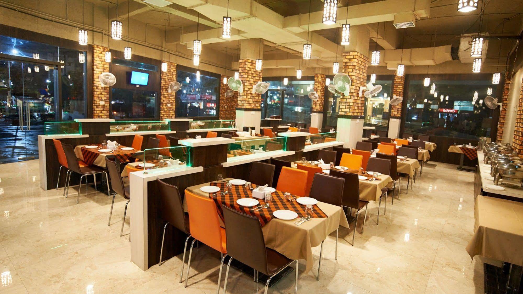 Hotel Golden View Shirdi Exterior photo
