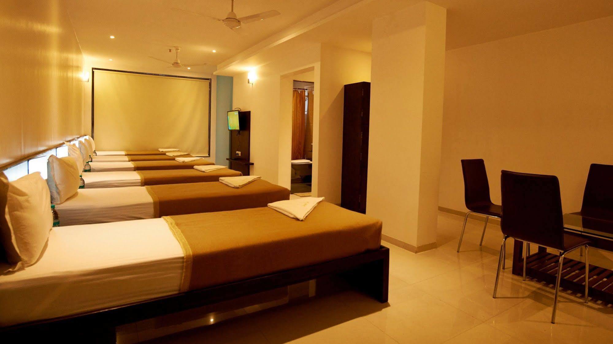 Hotel Golden View Shirdi Exterior photo