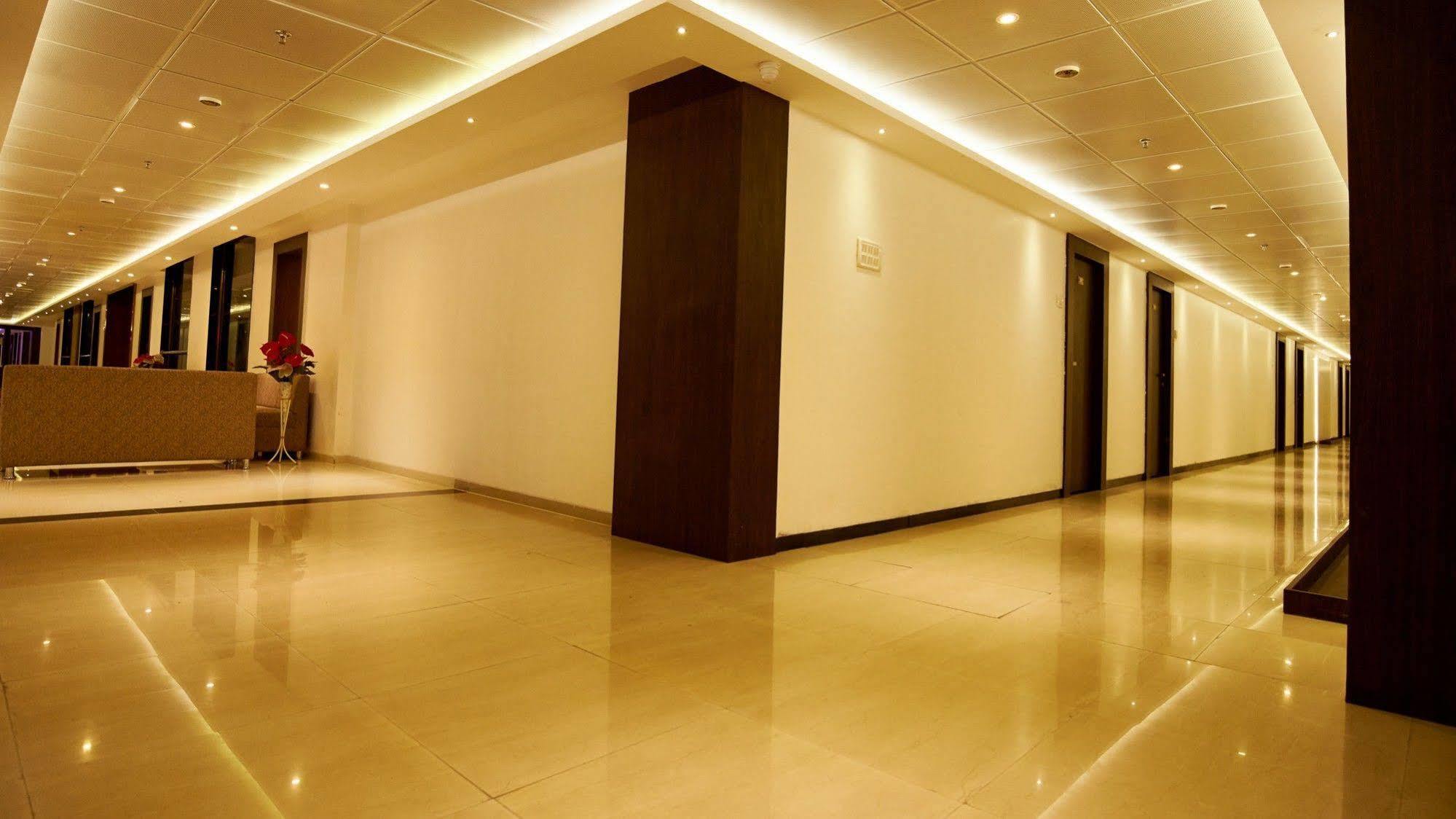 Hotel Golden View Shirdi Exterior photo