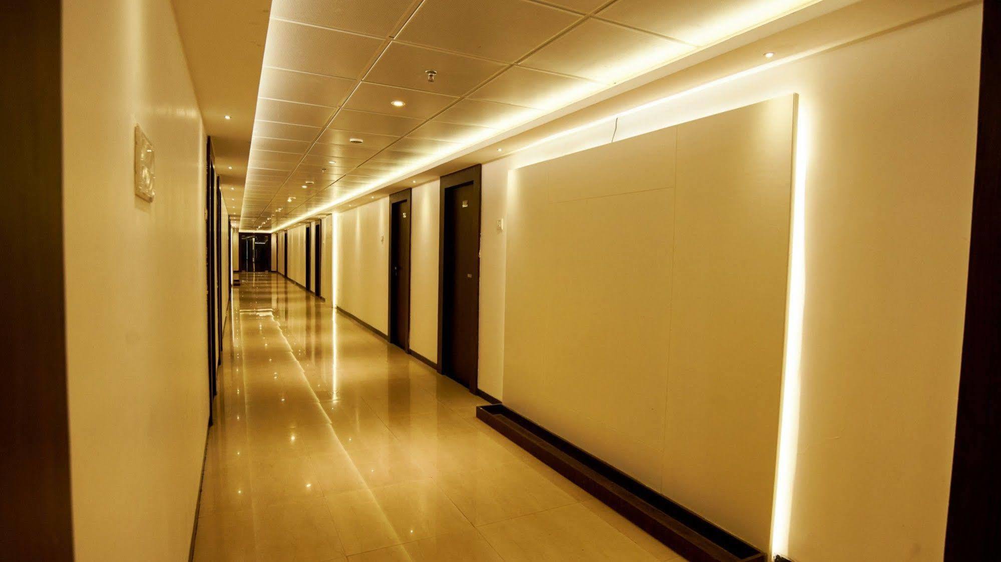 Hotel Golden View Shirdi Exterior photo