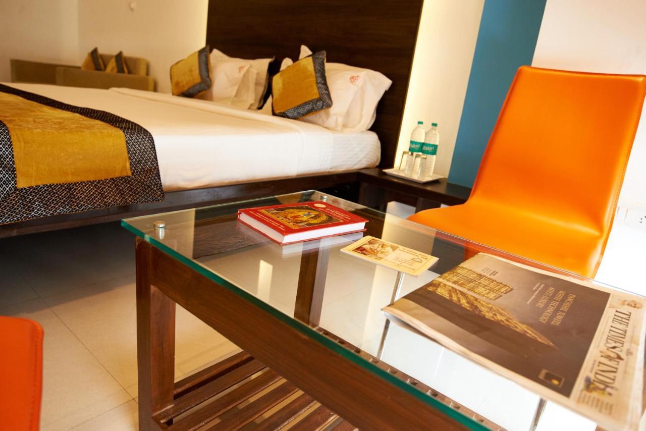 Hotel Golden View Shirdi Exterior photo